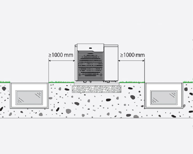 Disegno di AEROTOP SX con due pozzi luce a sinistra e a destra della pompa di calore, posizionati vicino al pavimento